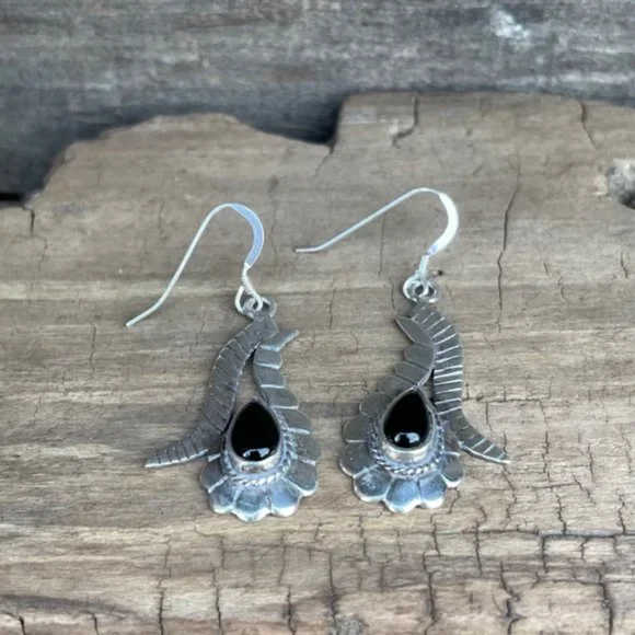 Vintage Old Pawn Native American Sterling Silver Onyx Dangle Drop Earrings - Picture 4 of 12